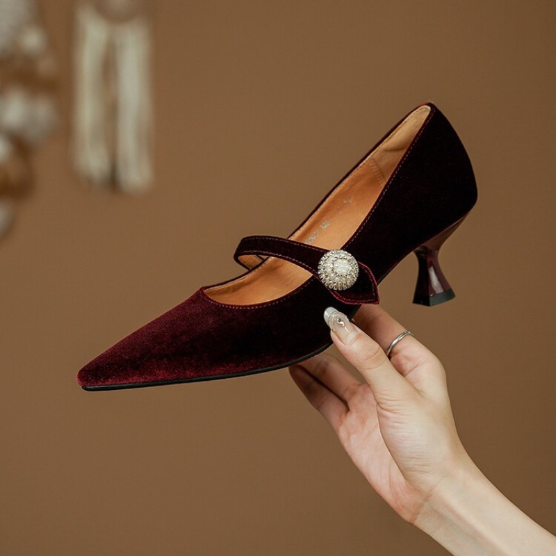 Scarpe Mary Jane a punta rosso - Womens Heels recensione e prezzo